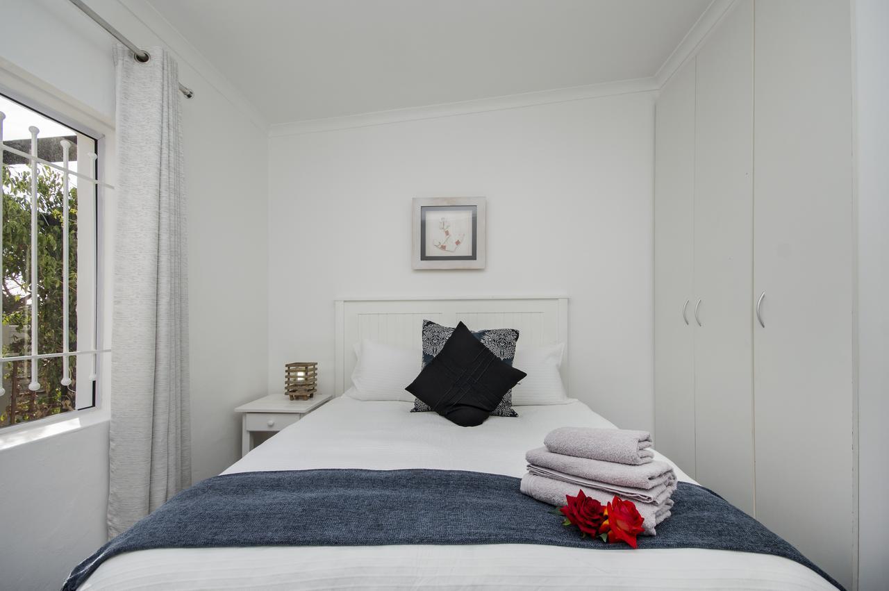 Emabaleni Guest House Pty Ltd 포트엘리자베스 외부 사진